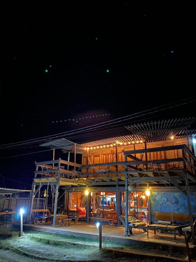 Mar De Fondo Hostel Punta Del Diablo Eksteriør bilde