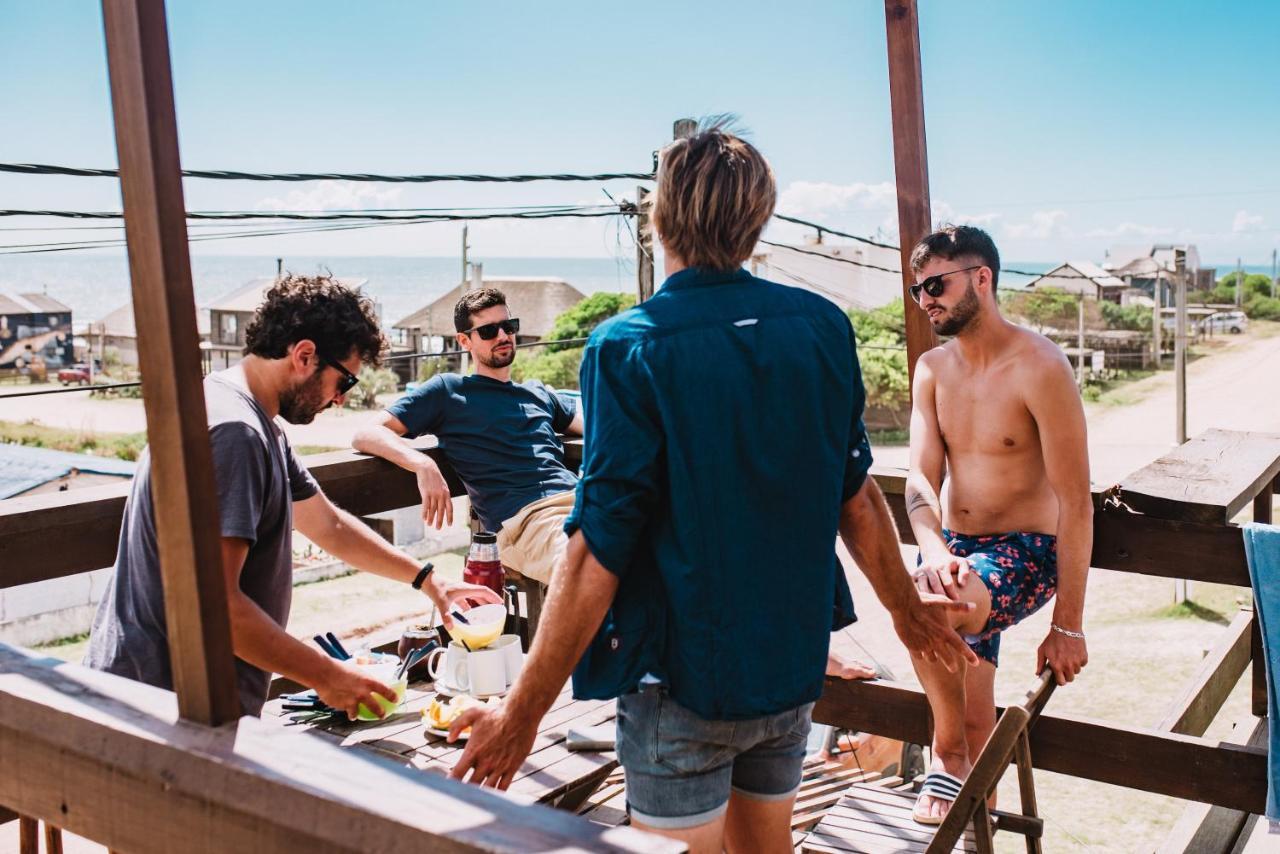 Mar De Fondo Hostel Punta Del Diablo Eksteriør bilde