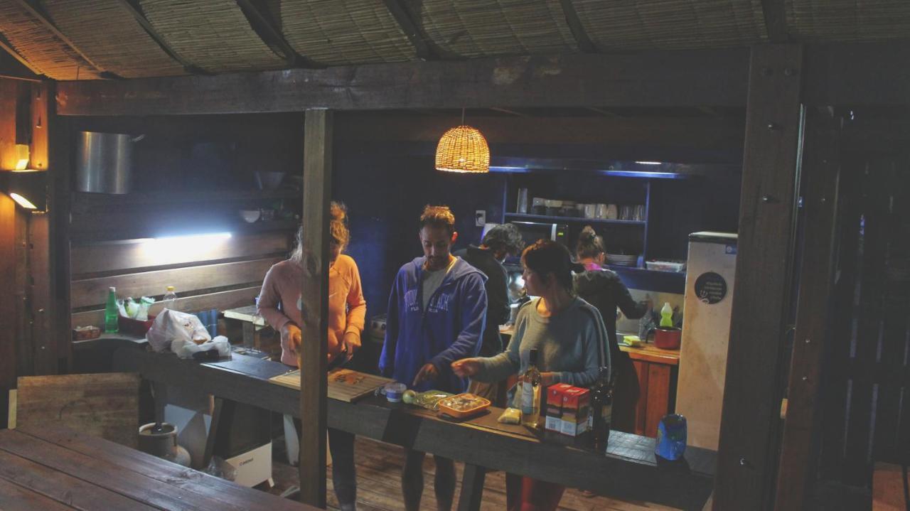 Mar De Fondo Hostel Punta Del Diablo Eksteriør bilde